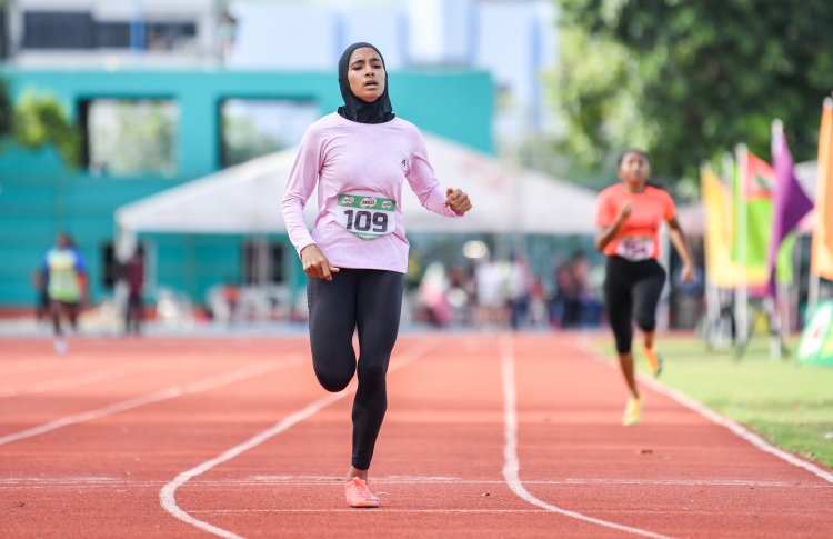 ގާތްގާތުގައި ހިމްނާ 400 މީޓަރު ރެކޯޑް އާކޮށްފި