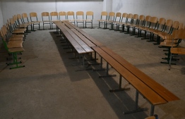 Chairs and benches are displayed inside a bomb shelter prepared for schoolchildren in a public school in Kyiv, amid the Russian invasion of Ukraine, on August 29, 2022. Russia’s invasion caused more than two million children to leave the country and displaced three million internally between February and June, according to UNICEF. Nonetheless in Kyiv, now distant from frontline fighting raging to the east and south, 132,000 pupils are preparing to return to school on September 1, according to mayor Vitali Klitschko. -- Photo: Genya Savilov / AFP