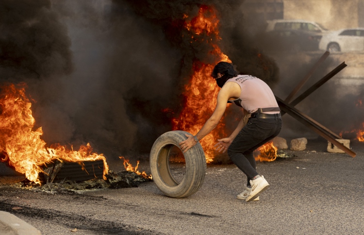 ބަޣުދާދުގެ ކުރިމަތިލުންތަކުގައި 30 މީހަކު މަރުވެއްޖެ