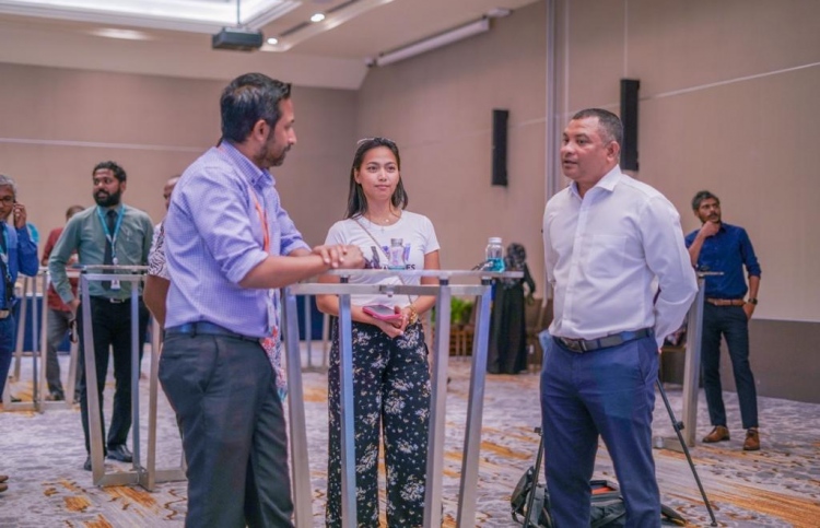 "ނޭވާ 2" ފްރީ ޑައިވް އިވެންޓުގެ ޕޯސްޓަރު ނެރެފި