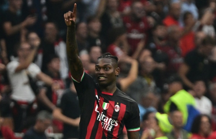 މިލާނުން ދެ ވަނައިގައި ތަފާތުކުޑަކޮށްފި