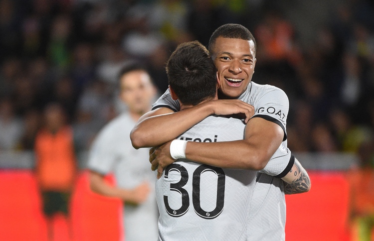 ނަންޓްސް ކޮޅަށް އެމްބާޕޭގެ ދެލަނޑު ޖަހަން އެހީވީ މެސީ