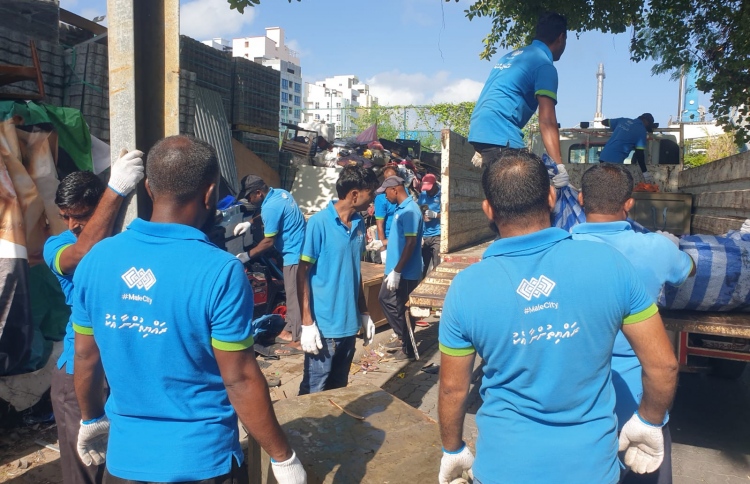 ނީލަން ފިހާރަ މަގު ހުސްކޮށްފި