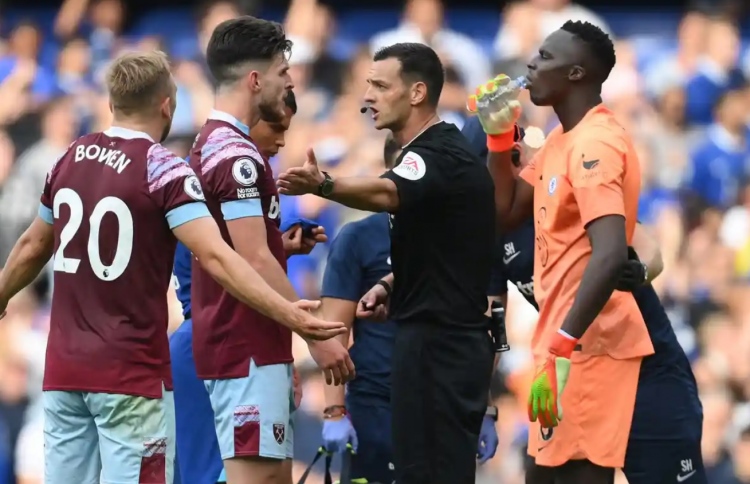 ގޯސް ނިންމުންތަކެއް ނިންމުނުކަން ރެފްރީން އެއްބަސްވެއްޖެ