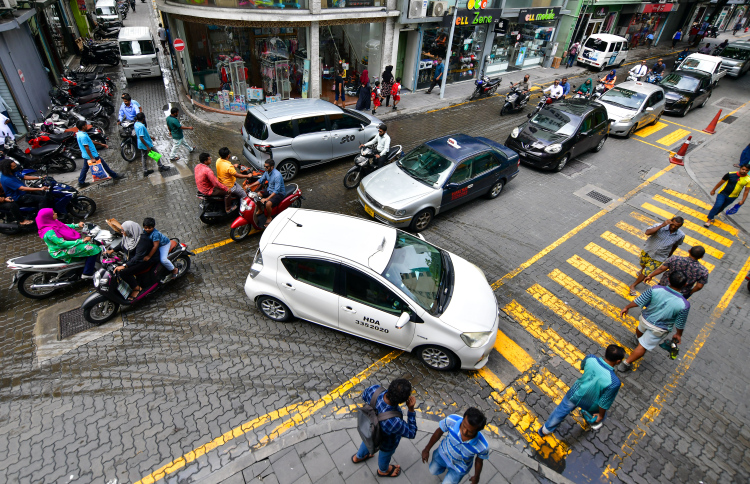 ހުކުރު ދުވަހު 4އިން 6 އަށް ވެހިކަލް ދުއްްވުން މަނާ