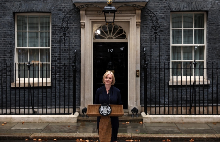 ބޮޑުވަޒީރު ލީޒްގެ ކެބިނެޓް އިއުލާންކުރައްވައިފި