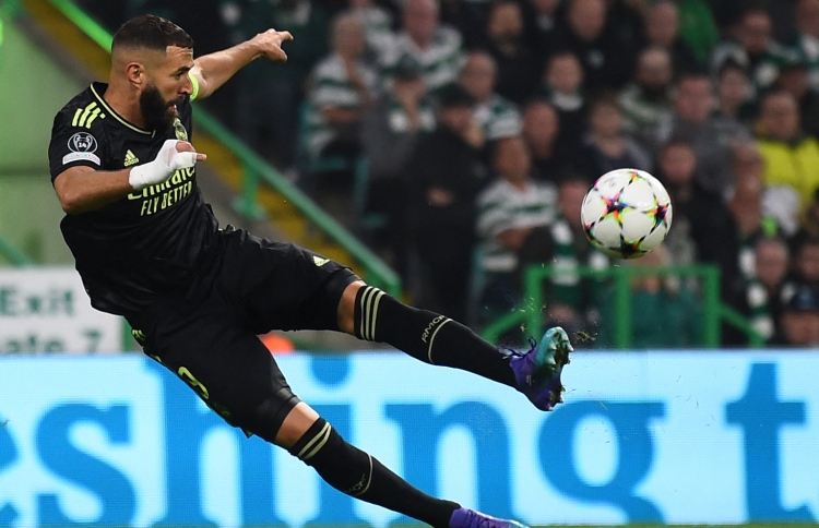 ބެންޒެމާ އެއް މަހަށް ކުޅުމާ ދުރަށް