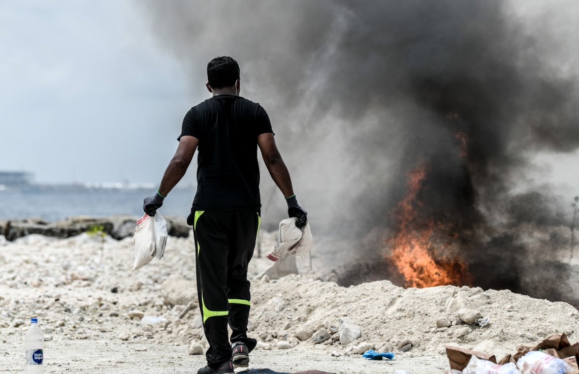 ޑްރަގްގެ ތުހުމަތަށް ބުނީ، އަތުން ފެނުނީ ފުށް ކަމަށް