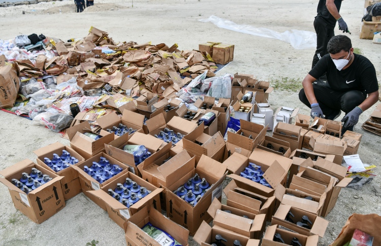 ބަނގުރަލާ އެކު ހައްޔަރުކުރި 3 ބިދޭސީން ޑީޕޯޓްކޮށްލަނީ