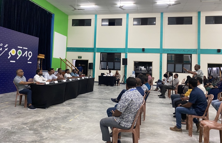 ދާއިމަށް ބޭސްކާންޖެހޭ 8،000 މީހުން ދެކުނުގައި!