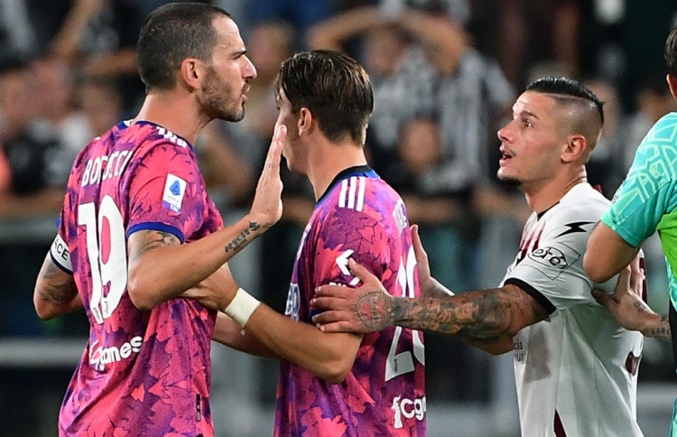 ޔުވެންޓަސް މޮޅުވާން ދަނިކޮށް ހުއްޓުވީ ވީއޭއާރުން