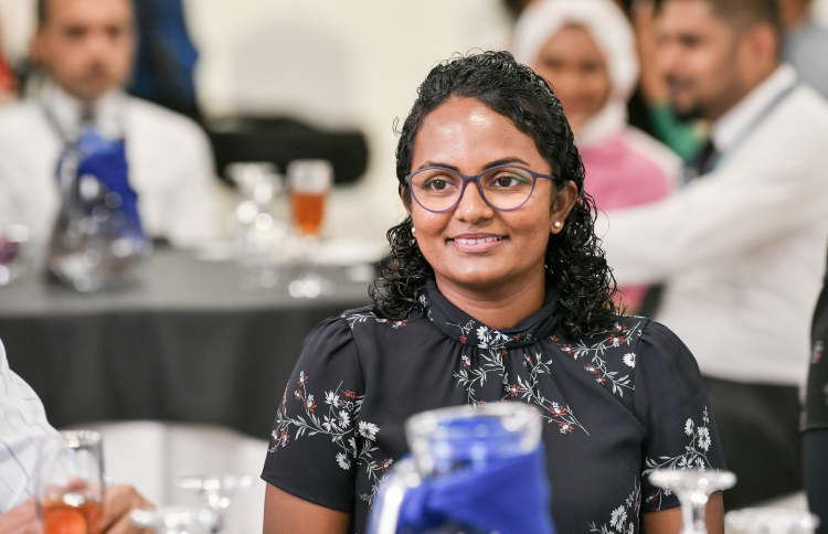 ކުރީގެ ތިމާވެއްޓާ ބެހޭ މިނިސްޓަރު އާމިނަތު ޝައުނާ: އދ. ގެ އޯޝަން ޑެކޭޑްގެ އެޑްވައިޒަރީ ބޯޑަށް އޭނާ ވަނީ އައްޔަންކޮށްފައި.-- ފޮޓޯ: މިހާރު