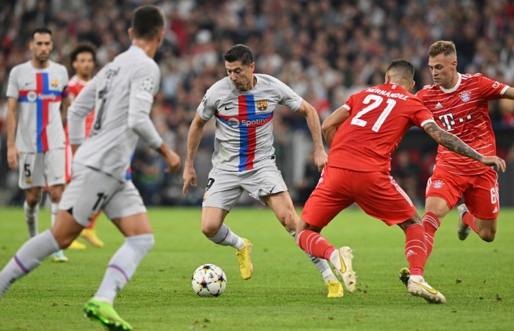 ލެވަންޑޯސްކީއާ އެކު ވެސް ބެޔާން އަތުން ބާސާ ބަލިވެއްޖެ