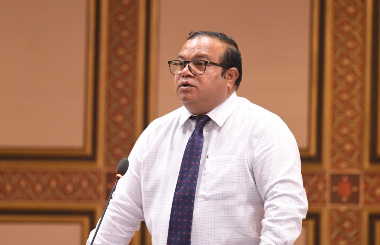 "ރިޔާސަތުން އުޅުނީ ކޮމިޓީތަކުން މެޖޯރިޓީ ގެއްލުވާލަން"