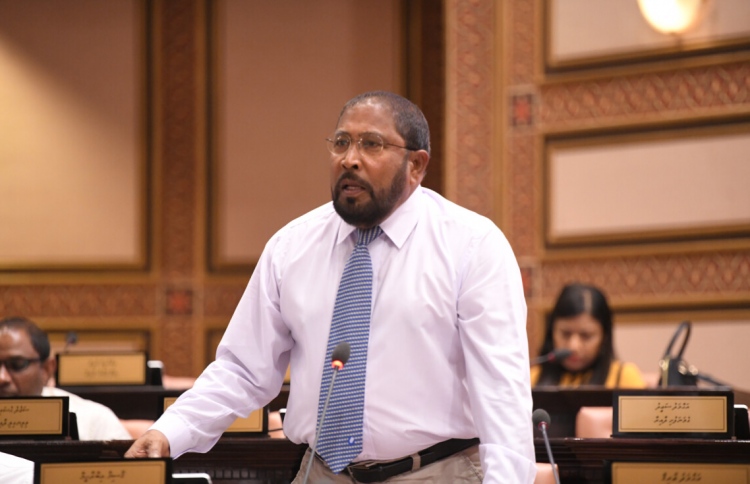 މަޖިލީހުގެ މެމްބަރުންގެ މުސާރަ ބޮޑެއް ނޫން: ގާސިމް