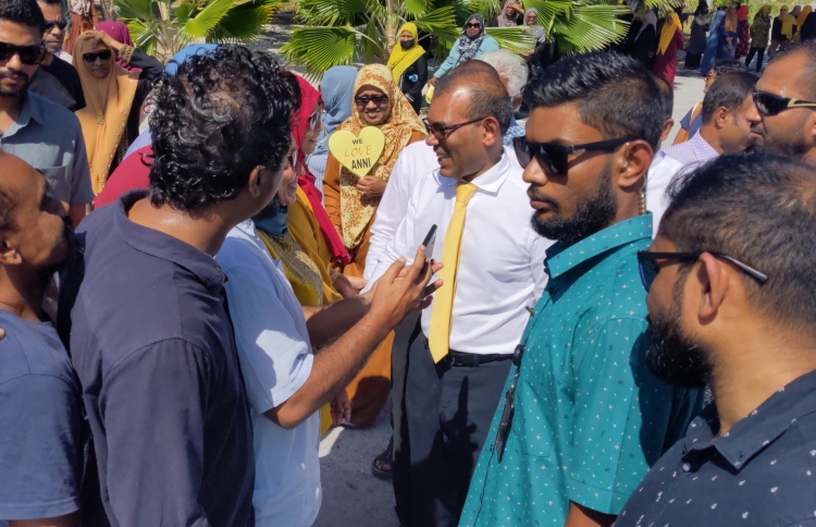 ނަޝީދު އައްޑޫގައި