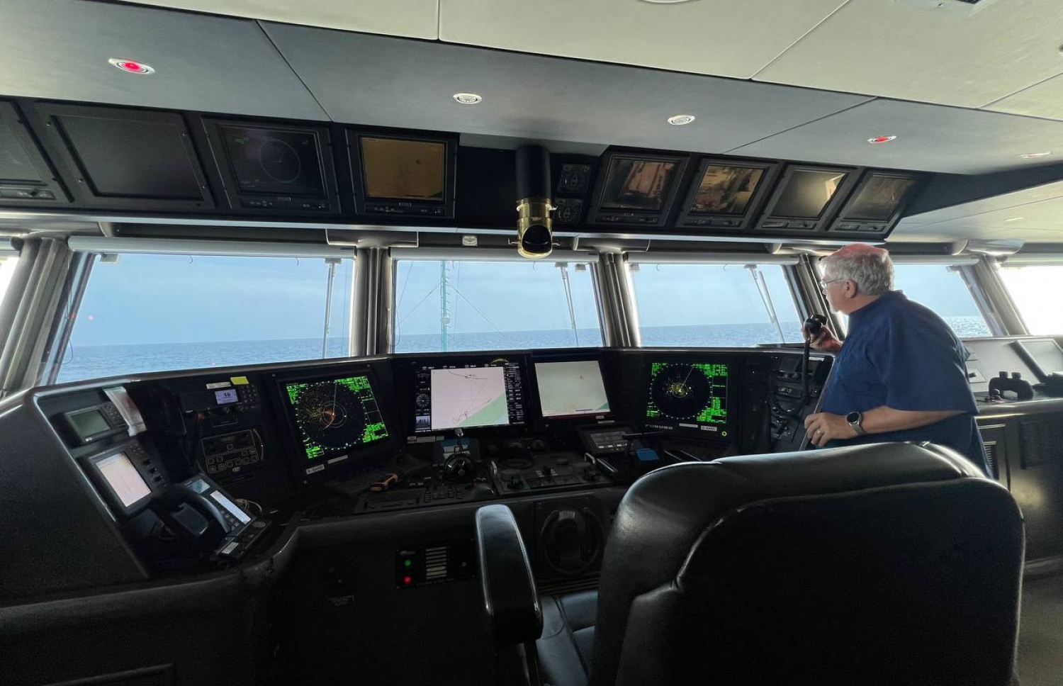 އޮޑެސީގެ ވީލްހައުސްގައި އެ ބޯޓުގެ ކެޕްޓަން މަސައްކަތްކުރަނީ: ދިގު ތާރީހެއް އޮތް މި ބޯޓު ބޭނުންކުރަން ފެށީ 1974 ގައި -- ފޮޓޯ: މިހާރު