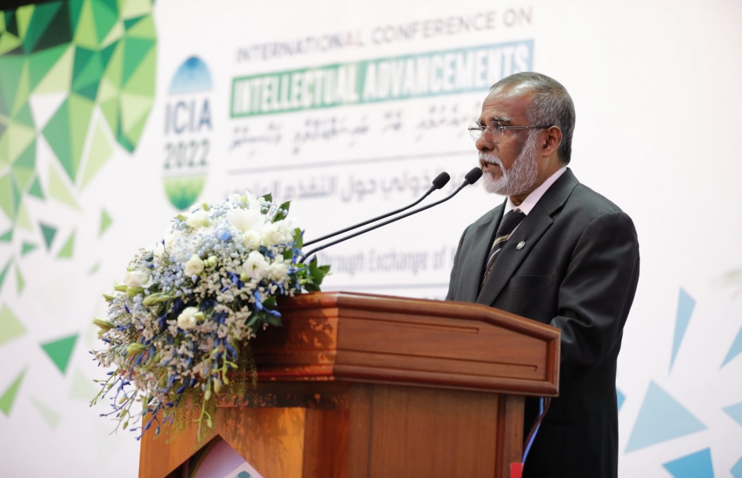 އައިޔޫއެމްގެ ވައިސް ޗާންސެލަރު ޑރ. ޒަކަރިއްޔާ ވާހަކަދައްކަވަނީ. -- ފޮޓޯ: އައިޔޫއެމް