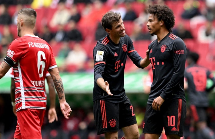 އައުސްބާގް އަތުން ބަލިވެ ބަޔާން ހަތަރަކަށް ވެއްޓިއްޖެ