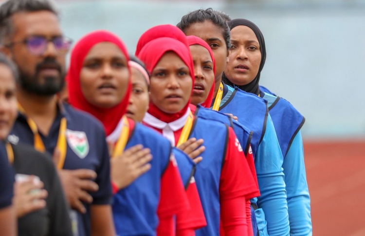 އަންހެން މުބާރާތް ބާއްވަން އެފްއޭއެމަށް ލާޒިމުކޮށްފި