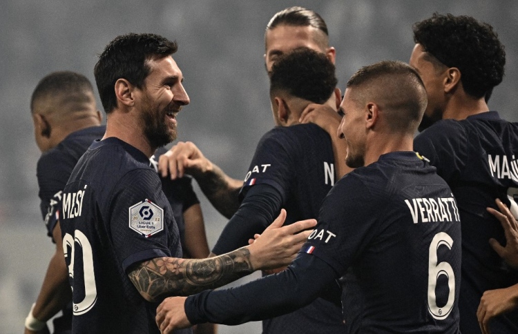 މެސީގެ ލަނޑުން ލިޔޯން ބަލިކޮށް ޕީއެސްޖީ ލީޑު ނަގައިފި