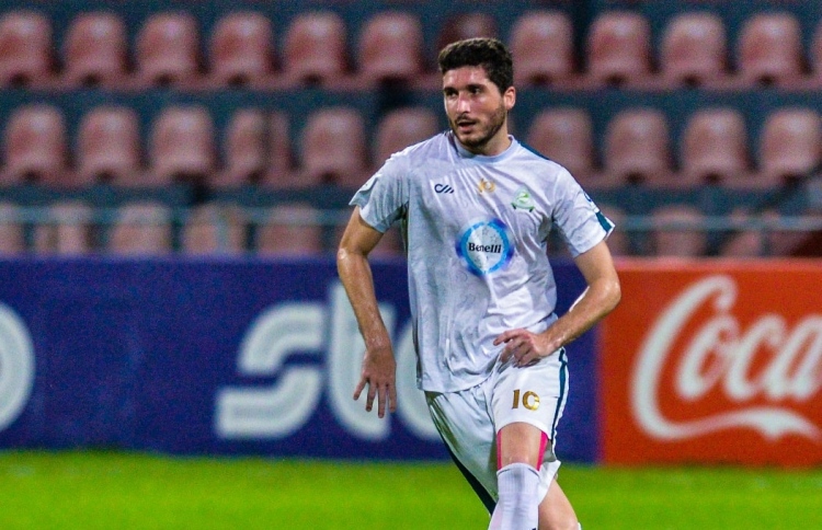 އޭންޖަލްއަށް މުސާރަ ނުދީގެން ގްރީންއަށް ފީފާގެ އަދަބު