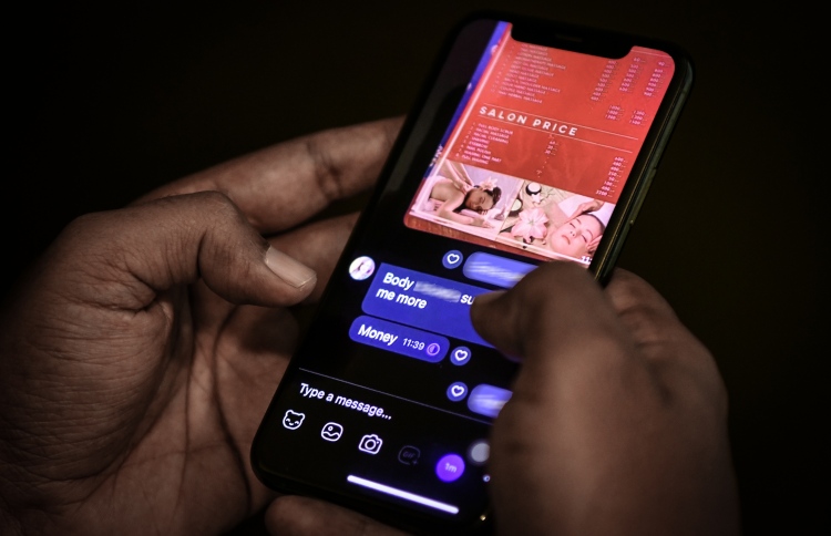 ހަށިވިއްކާ ތަނަކުން އަތުލައިގަތް ފައިސާތައް ދޭންޖެހިއްޖެ