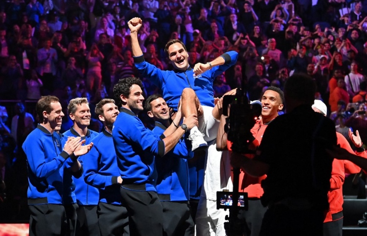 ފެޑެރާ ކެރިއަރު ނިންމާލީ އުފާވެރިކަމުގެ ކަރުނައާ އެކު