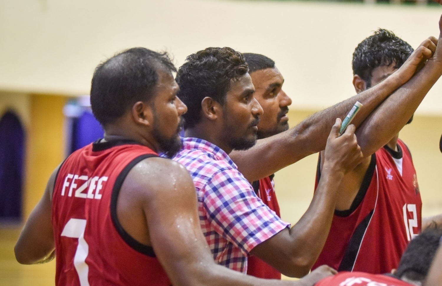 ގައުމީ ފިރިހެން ބާސްކެޓްބޯޅަ ޓީމުގެ ކޯޗު އިއްލެ: ގައުމީ އަންހެން ޓީމާ މެދު އޭނާ ހުރީ ބޮޑު އުންމިދެއްގައި --- ފައިލް ފޮޓޯ