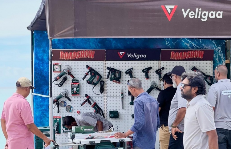 ވެލިގާގެ ތިނަދޫގެ ކަސްޓަމަރުންނަށް ހާއްސަ ރޯޑް ޝޯއެއް