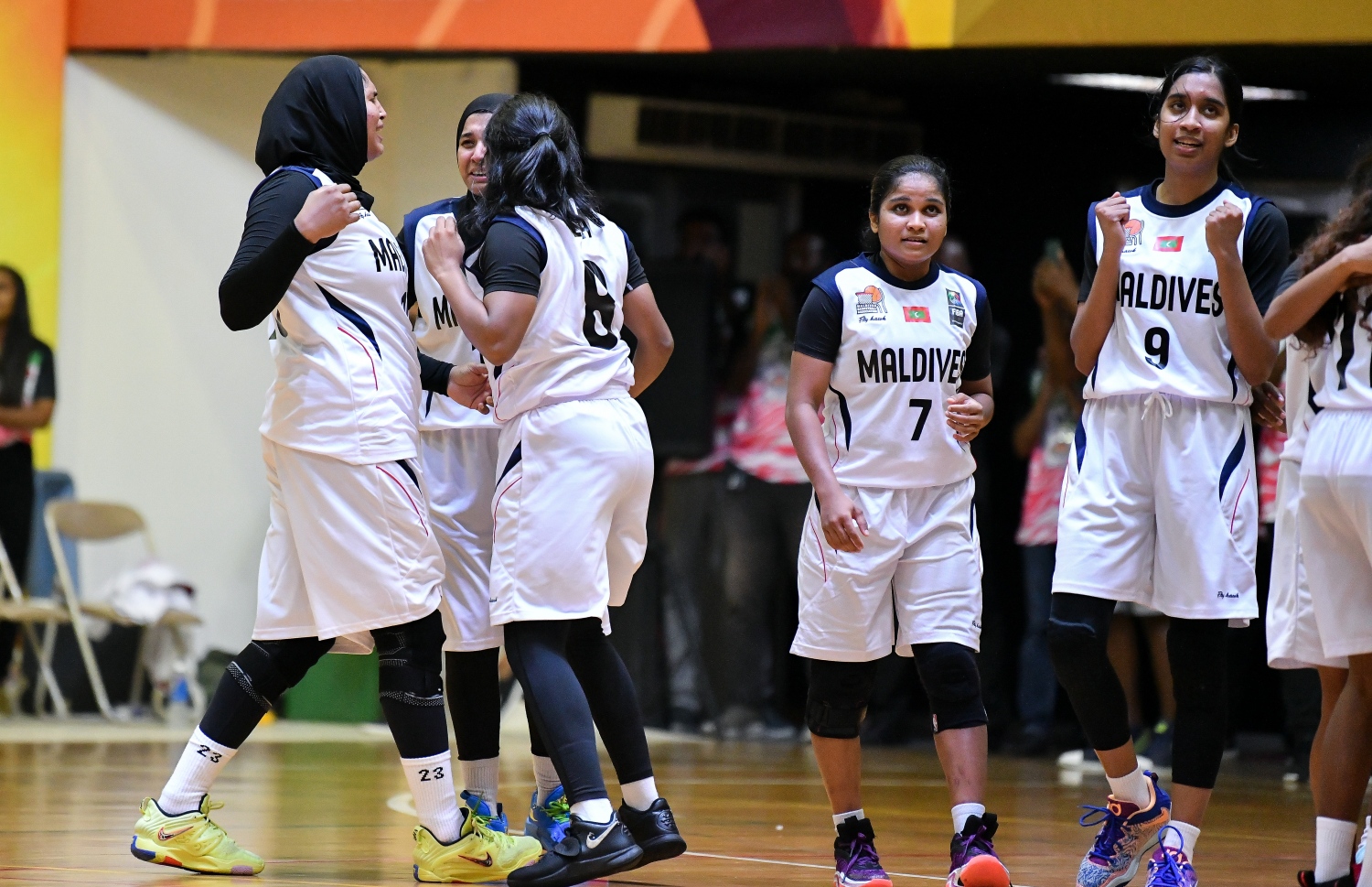 ނޭޕާޅާ ދެކޮޅަށް ކުޅުނު މެޗުގައި ދިވެހި ކުޅުންތެރިން: މިރޭ ރާއްޖެއިން ނުކުންނާނީ ލަންކާ އާ ދެކޮޅަށް --- ފޮޓޯ: ފަޔާޒު މޫސާ | މިހާރު