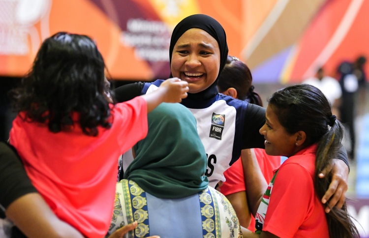 ބޮޑު ހިތްވަރާއެކު ތާރީހީ ކާމިޔާބެއް ހޯދުމުގެ އަޒުމުގައި