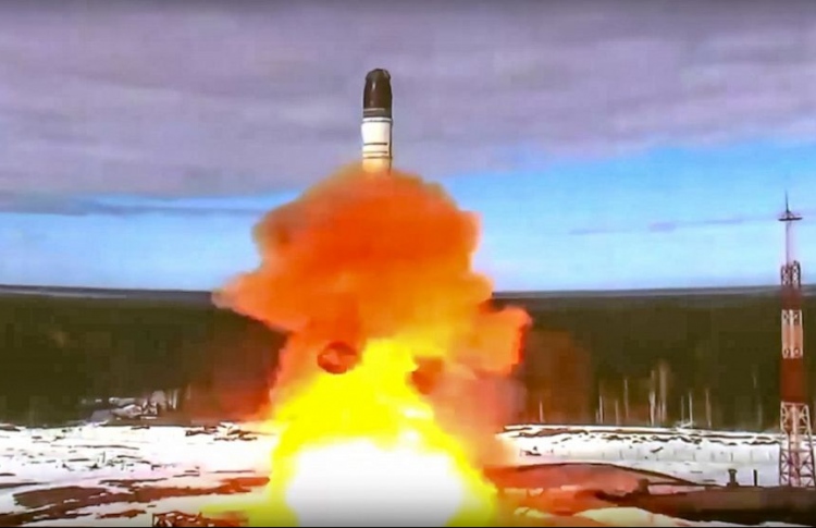 "ނިއުކްލިއާ ބޭނުންކޮށްފިއްޔާ ވަރުގަދަ ރައްދެއް ދޭނަން"