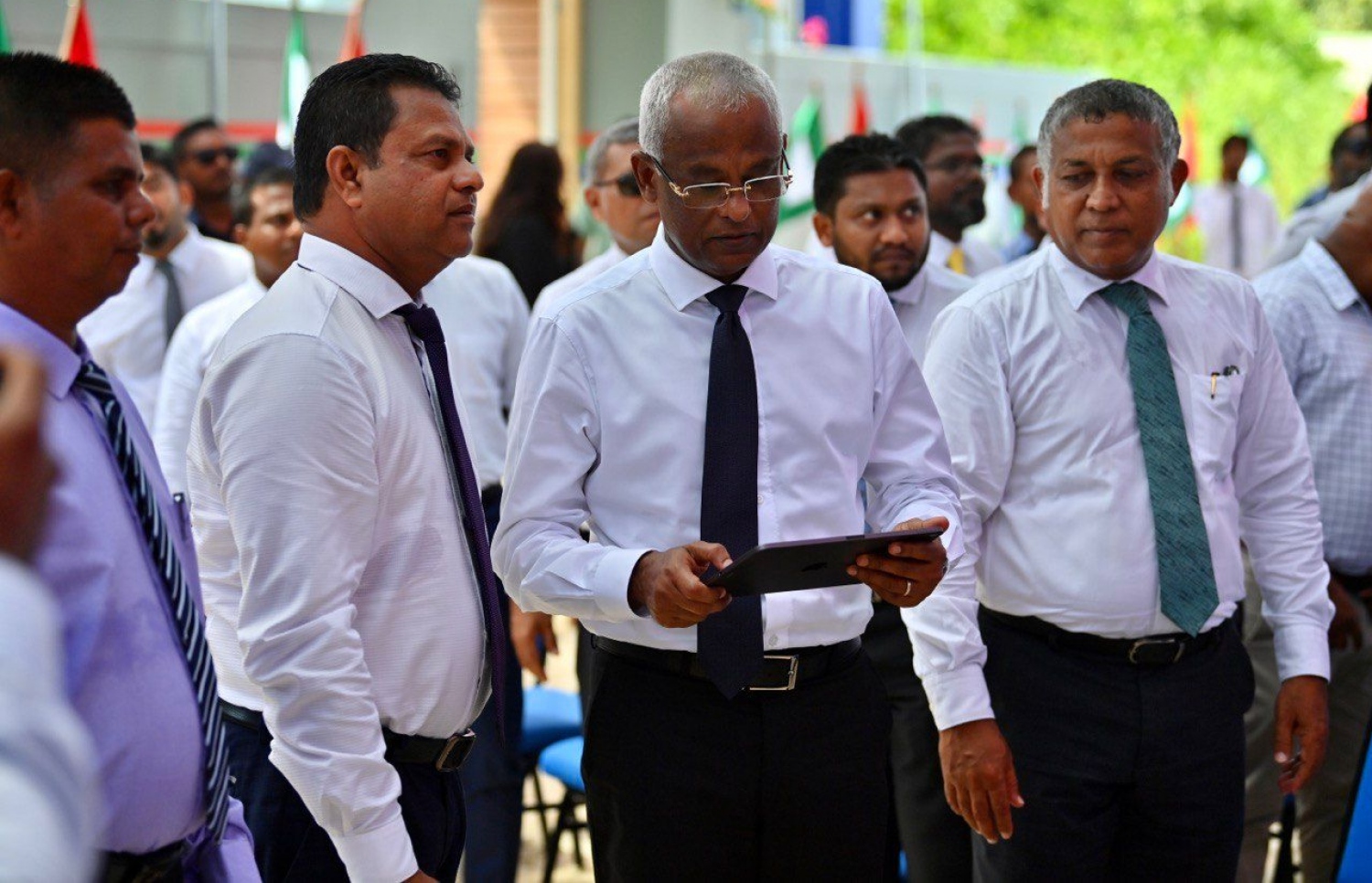 ރައީސް އިބްރާހިމް މުހައްމަދު ސޯލިހް ހދ. ފިނާގެ އާ އިންޖީނުގެ ހުޅުއްވައިދެއްވަނީ.