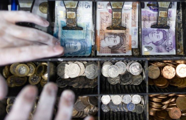 ޖީ7 އިން އިގްތިސާދު ދަށަށް ދާނީ އިނގިރޭސި ވިލާތް