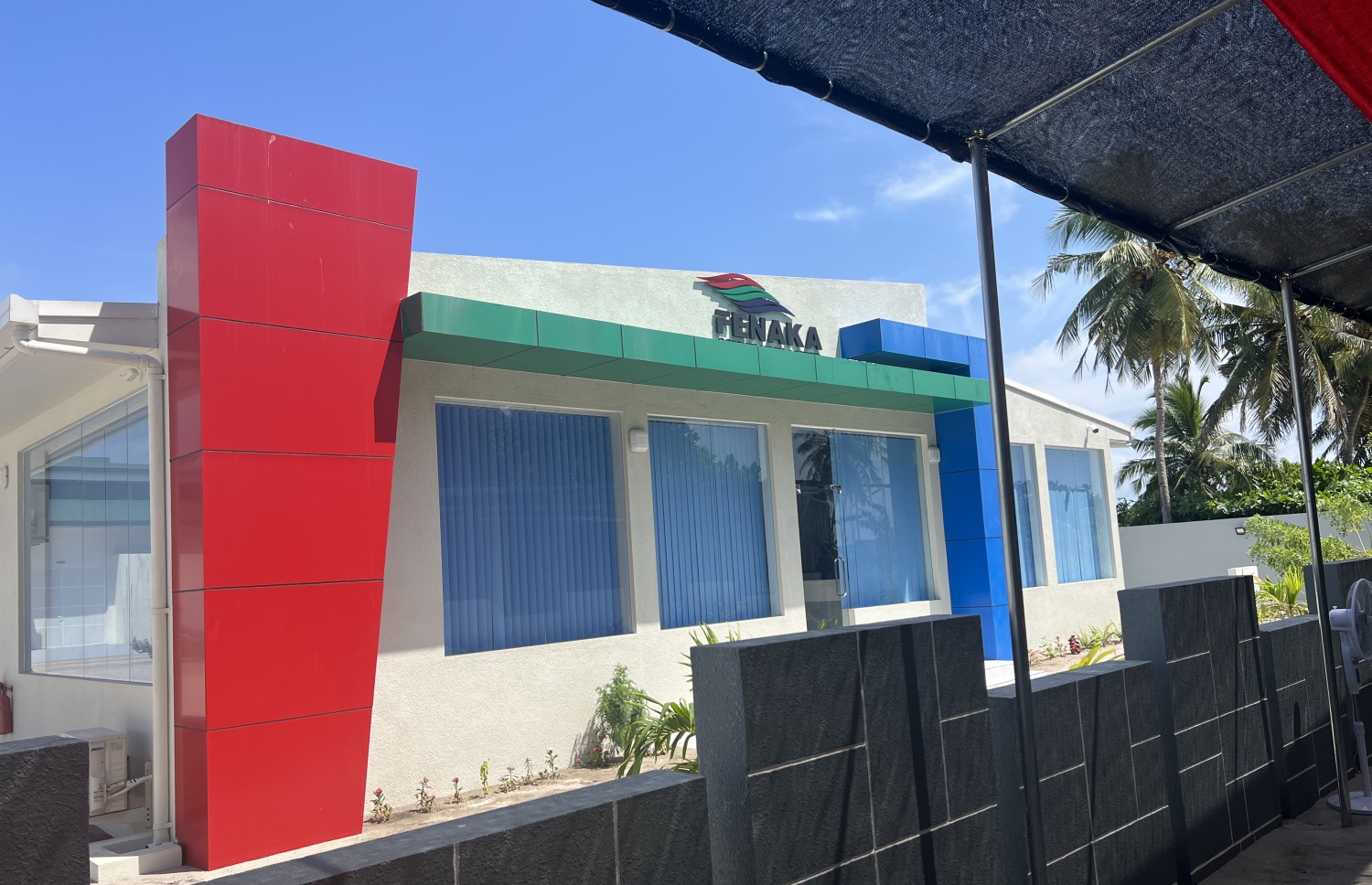 އުތީމުގައި ފެނަކައިން އަޅައިދިން އާ އިންޖީނުގެ: މި ރަށަށް އާ އިންޖީނުގެއެއް މި ލިބުނީ ރަށު މެދުގައި އިންޖީނުގެ ހުރެގެން ޝަކުވާކުރާތާ އަހަރުތަކެއް ފަހުން.