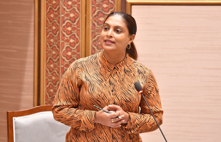 އެއްދަންފަޅި އަށް ކިޔަވައިދިނުމުގައި ގޮންޖެހުންތައް!