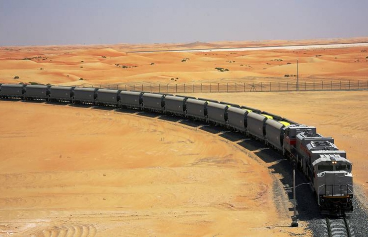 އުންމާނާއި އެމިރޭޓްސް ރޭލު ދަތުރުން ގުޅާލަނީ