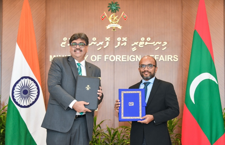 100 މިލިއަން ޑޮލަރުގެ އެއްބަސްވުމުގައި ސޮއިކޮށްފި