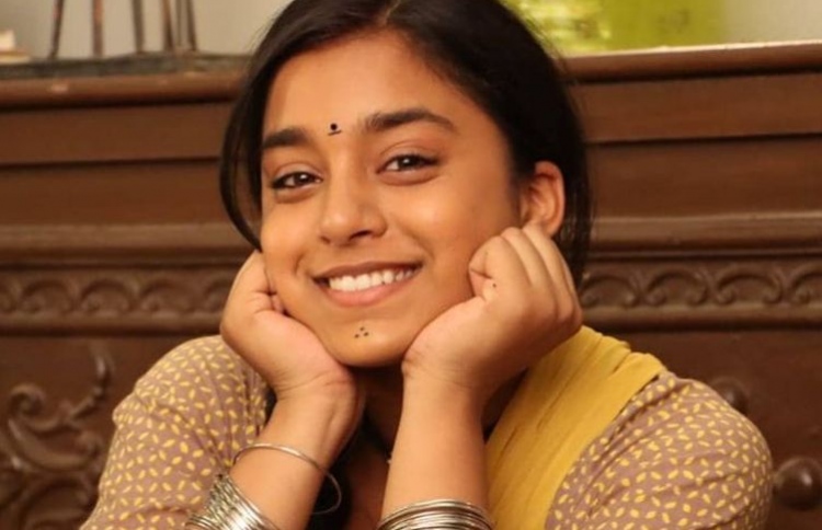 އިމްލީގެ ރޯލު ކުޅުނު ސުމްބުލް.