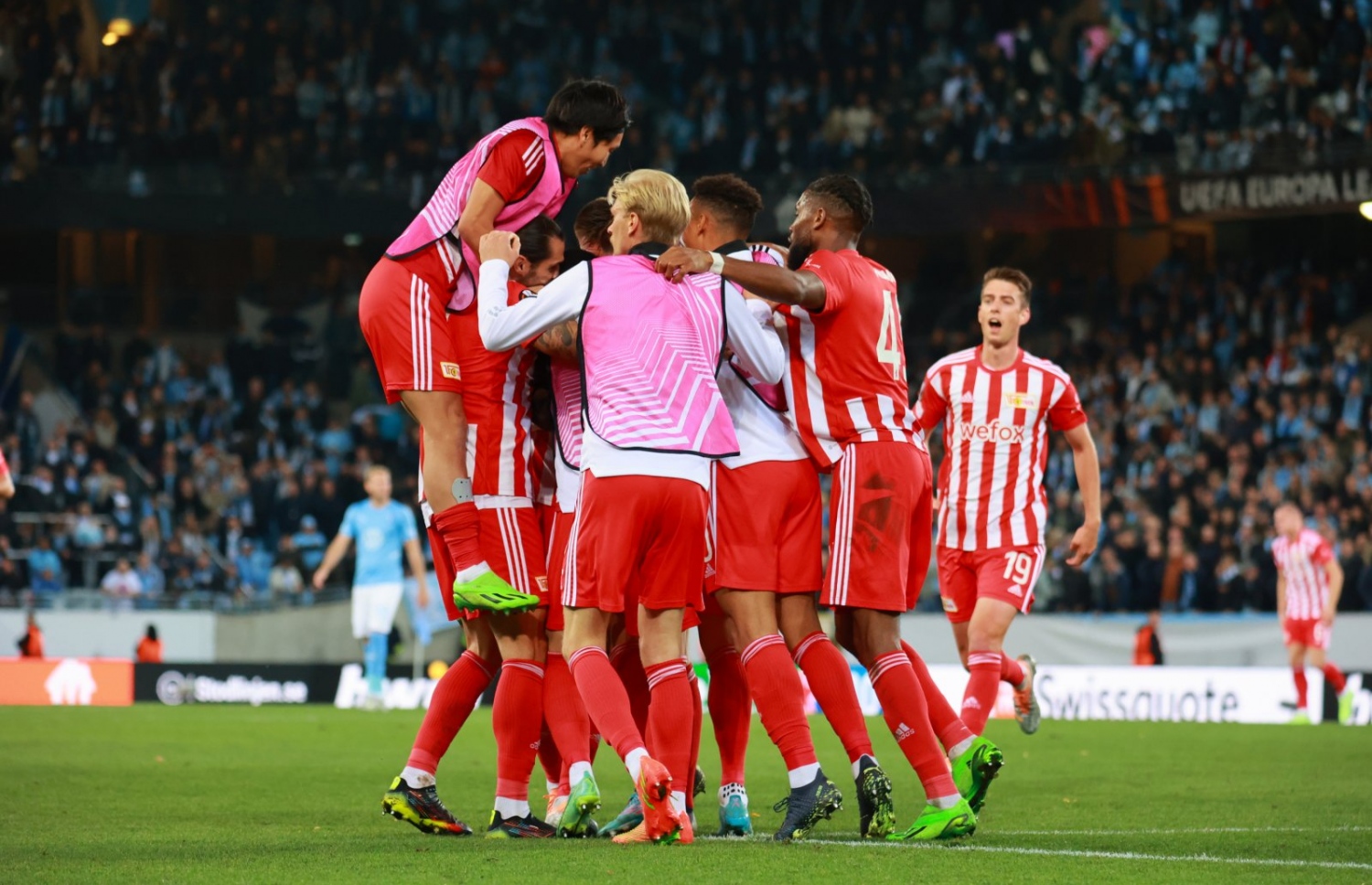 ޔޫނިއަން ބާލިން އިން ލަނޑު ޖެހުމަށް ފަހު އުފާފާޅުކުރަނީ.-- ފޮޓޯ: ޔޫނިއަން ބާލިން