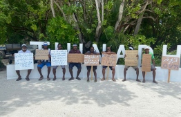 Protests by residents of Vaavu atoll regarding the case -- Photo: Vaavu atoll Thinadhoo council