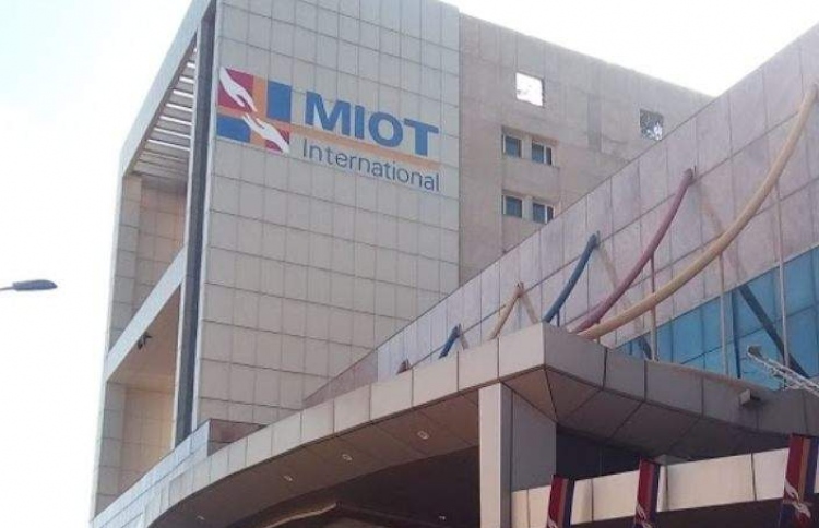 މިއޮޓް ހޮސްޕިޓަލުގެ ކަށީގެ ޑޮކްޓަރުން ދި ކްލިނިކަށް