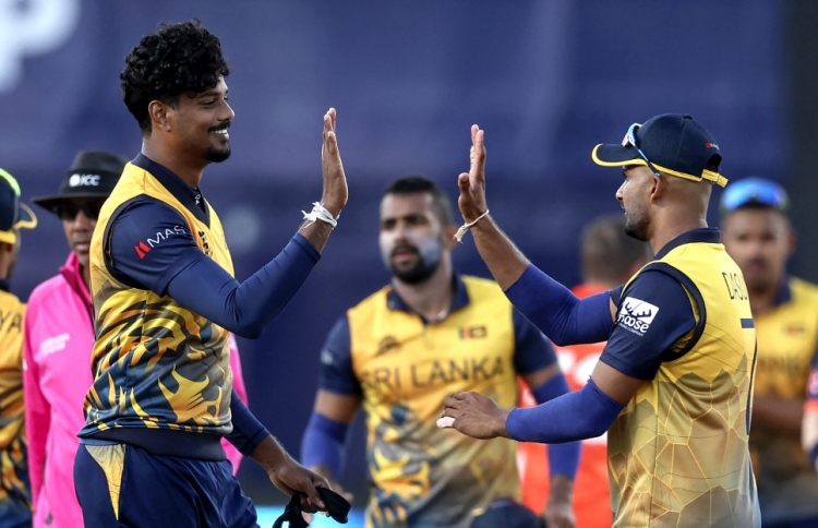 ނެދަލެންޑްސް ބަލިކޮށް ލަންކާ ސުޕަ 12 ޓީމުގެ ބުރަށް