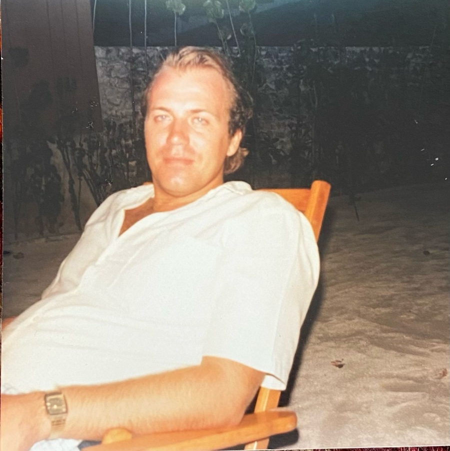 ސްޓެފަން 80ގެ އަހަރުތަކުގެ ތެރޭގައި ފިހާޅޮހީގައި