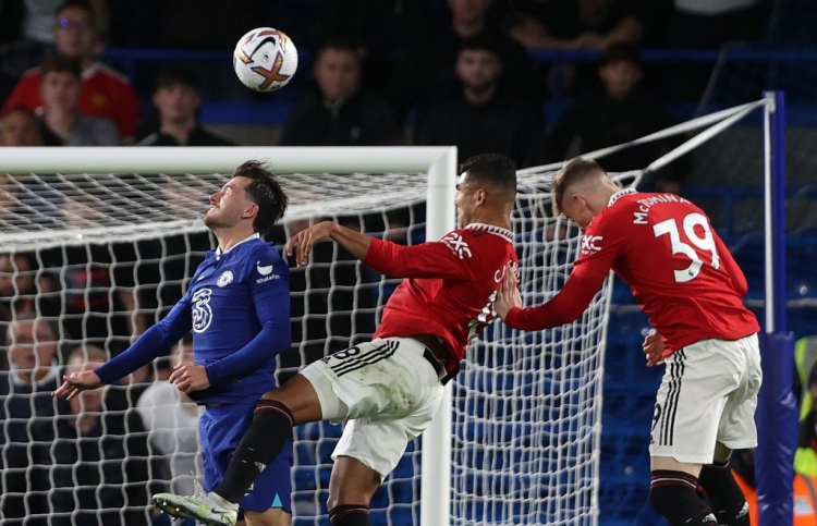 ކަސެމީރޯ ގޯލުޖަހައި ޗެލްސީ ހުއްޓުވައިފި