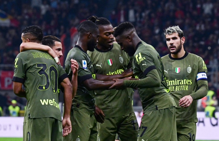 އޮރިގީގެ ފުރަތަމަ ލަނޑާއެކު މިލާނުން މޮންޒާ ބަލިކޮށްފި