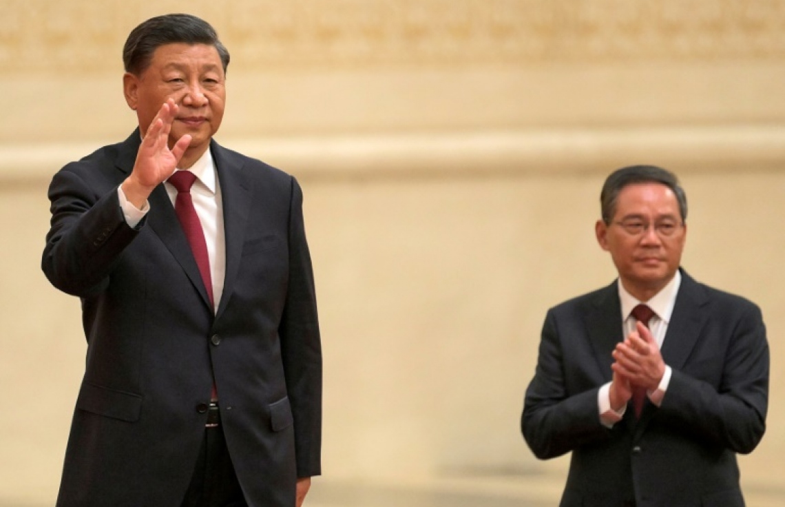 ޗައިނާގެ ރައީސް ޝީ ޖިންޕިންގް (ވ) އާއި ބޮޑުވަޒީރުގެ މަގާމަށް އައްޔަންކުރާނެ ކަމަށް ބެލެވޭ ލީ ޗިއާންގް