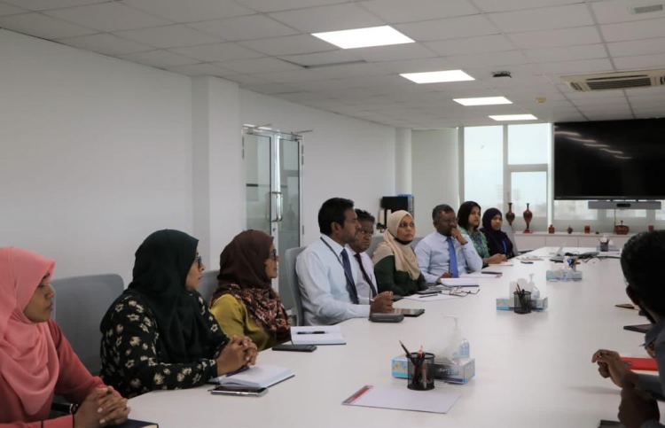 ސްކޭމް ކޯލްތައް އިތުރުވެ، އިދާރާތައް އެއް މޭޒަކަށް