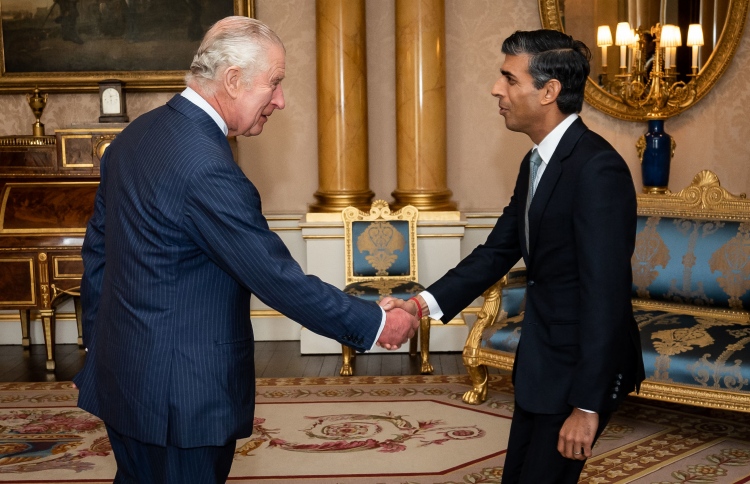 އިނގިރޭސި ބޮޑުވަޒީރު ކަމަށް ރިޝީ ޢައްޔަންކުރައްވައިފި